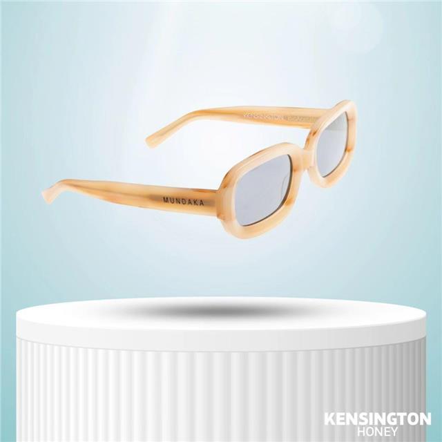 🌟 **New arrival: KENSINGTON - Honey Edition** 🌟 Discover the latest addition to our Mundaka Optic collection: the KENSINGTON in "Honey" shade. These sunglasses combine retro-chic design with a touch of modernity, perfect for those seeking style and protection. 👓 **Features:** - Durable bio-acetate frame 🌱 - Polarized lenses for clear, glare-free vision 🌞 - Optimal comfort for everyday use ✨ Adopt the KENSINGTON and let your style speak for itself. Available now! #mundakaoptic #kensington #sunstyle #ecofriendly #honeyshades